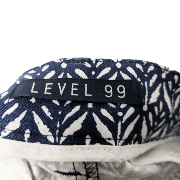 LEVEL 99 Linen Cinthia Printed Shorts 31 - Picture 3 of 6